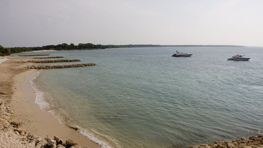 Parques Nacionales prohíbe ingreso de visitantes por vía marítima a Playa Blanca. Foto: Colprensa