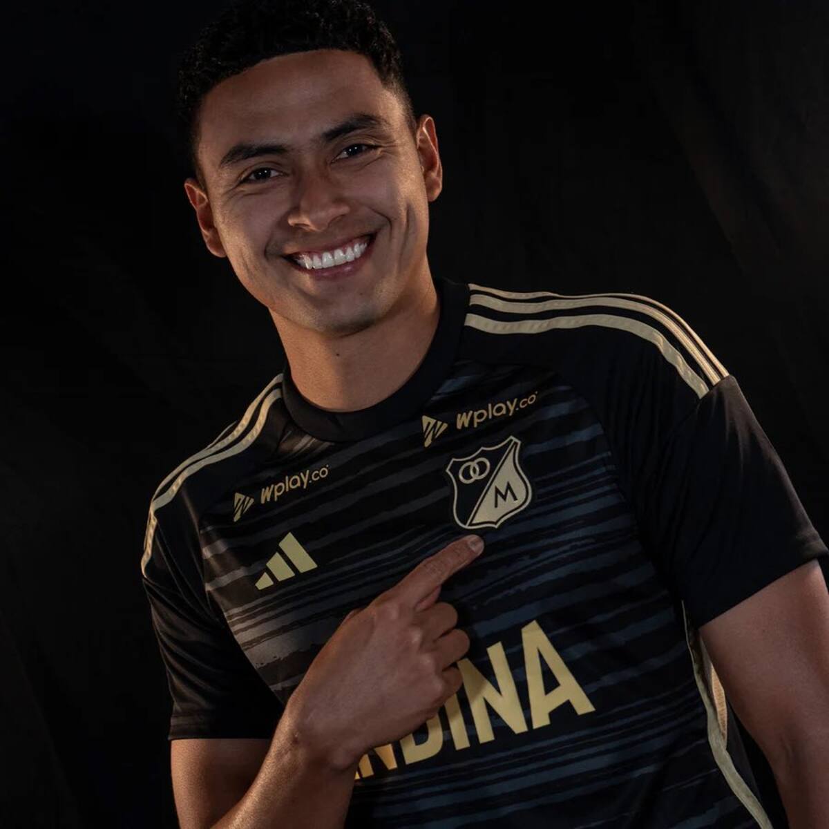 Millonarios se viste de negro: el equipo lanzó su tercera camiseta ¿Cuánto cuesta?