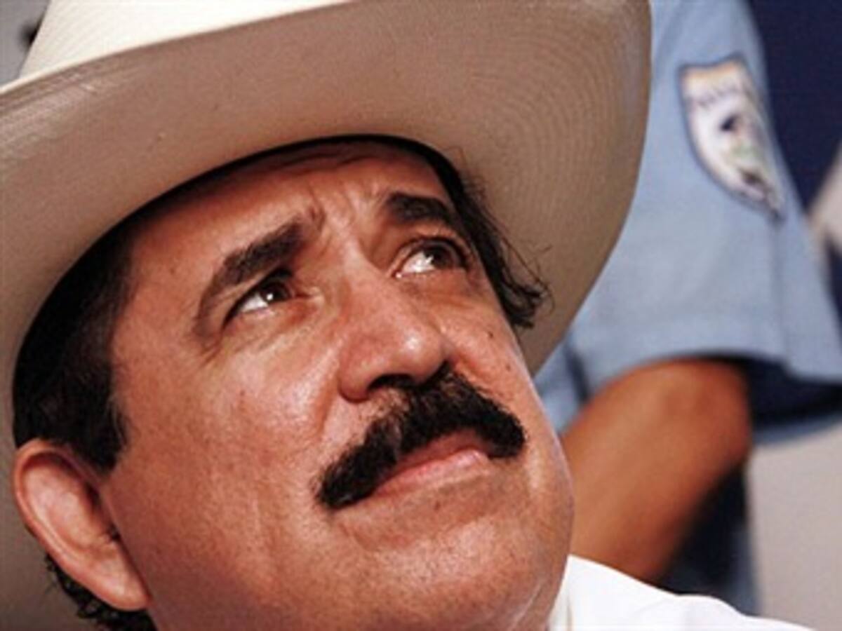 Zelaya abandona Honduras y parte hacia la República Dominicana