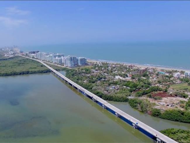 Viaducto en la vía Cartagena - Barranquilla avanza en un 93%