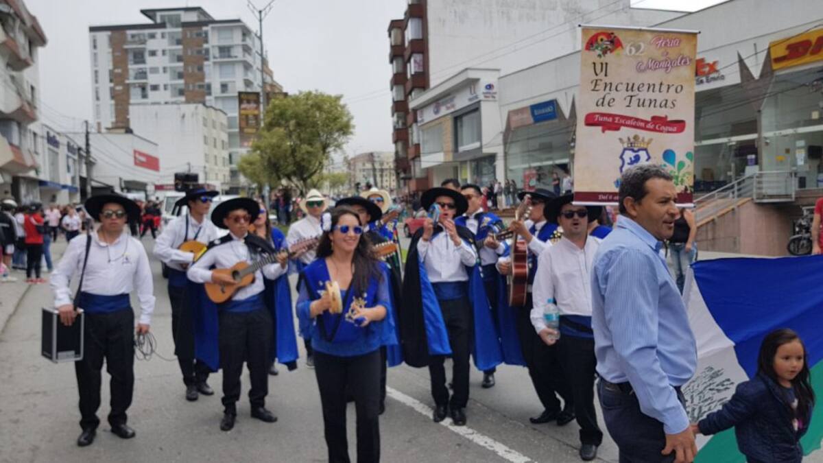 El desfile de las Carretas del Rocío en el cuarto día de la Feria de Manizales