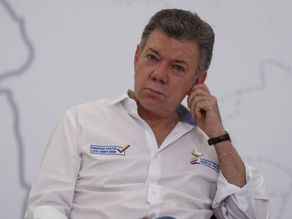 Está totalmente descartada la constituyente propuesta por Farc: Santos