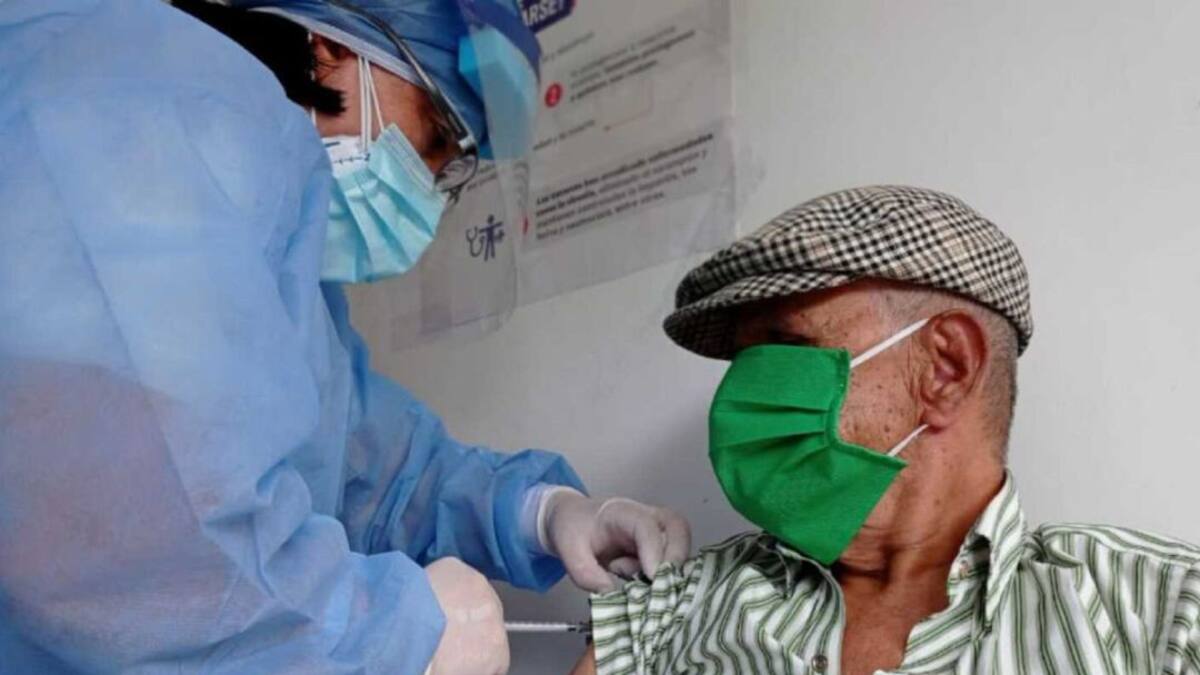 Investigan a 265 personas menores de 70 años que se vacunaron en el Valle