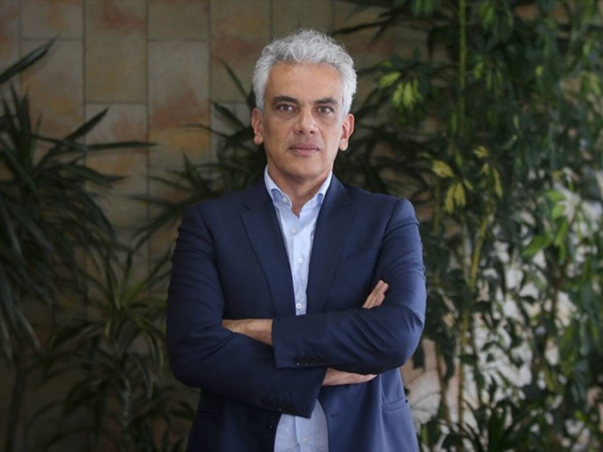 Ministro de Ambiente afirma que resolución sobre caza de tiburones no ha cambiado