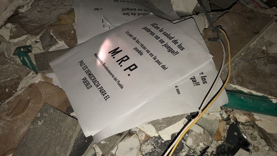 Panfletos en explosión en Medimás. Foto: Fiscalía