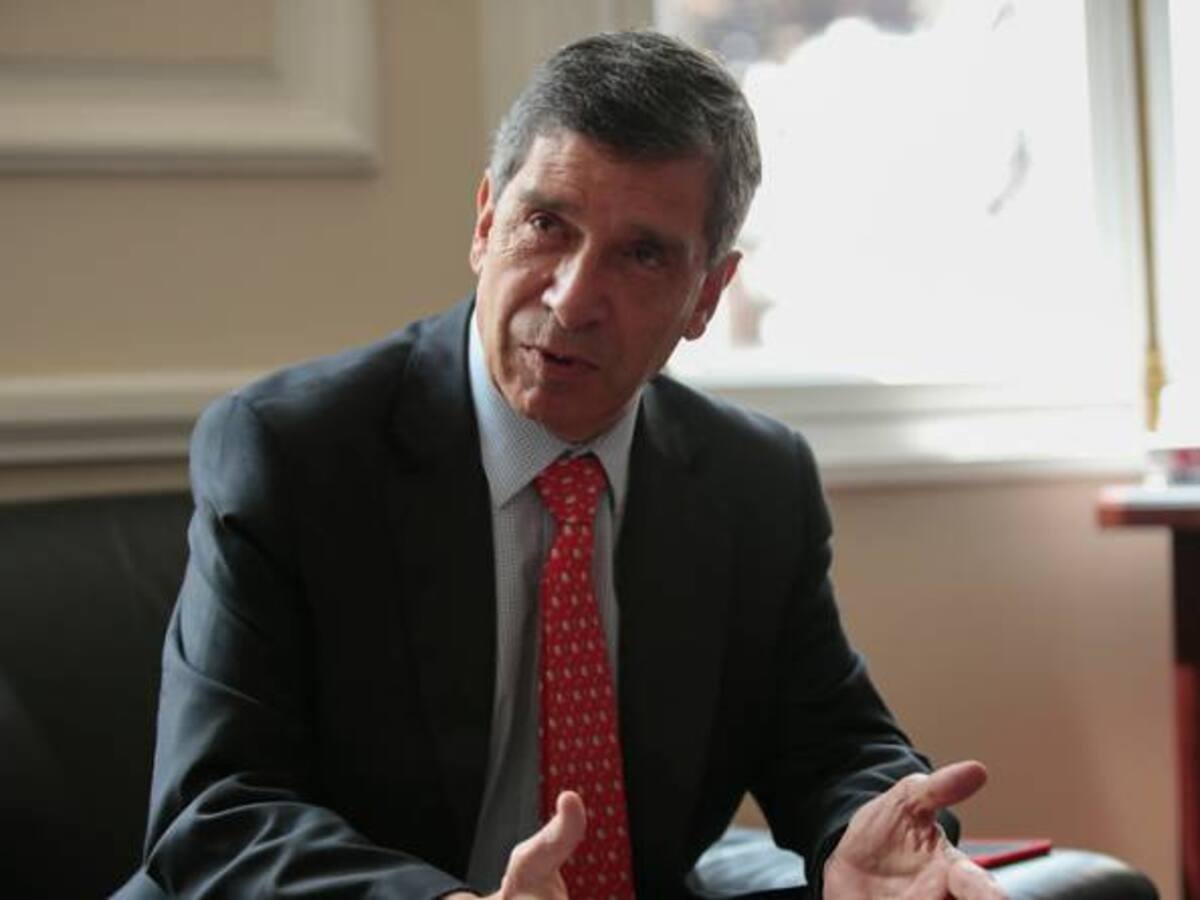 El Gobierno tiene listos 44 proyectos legislativos para implementar acuerdos de paz: Pardo