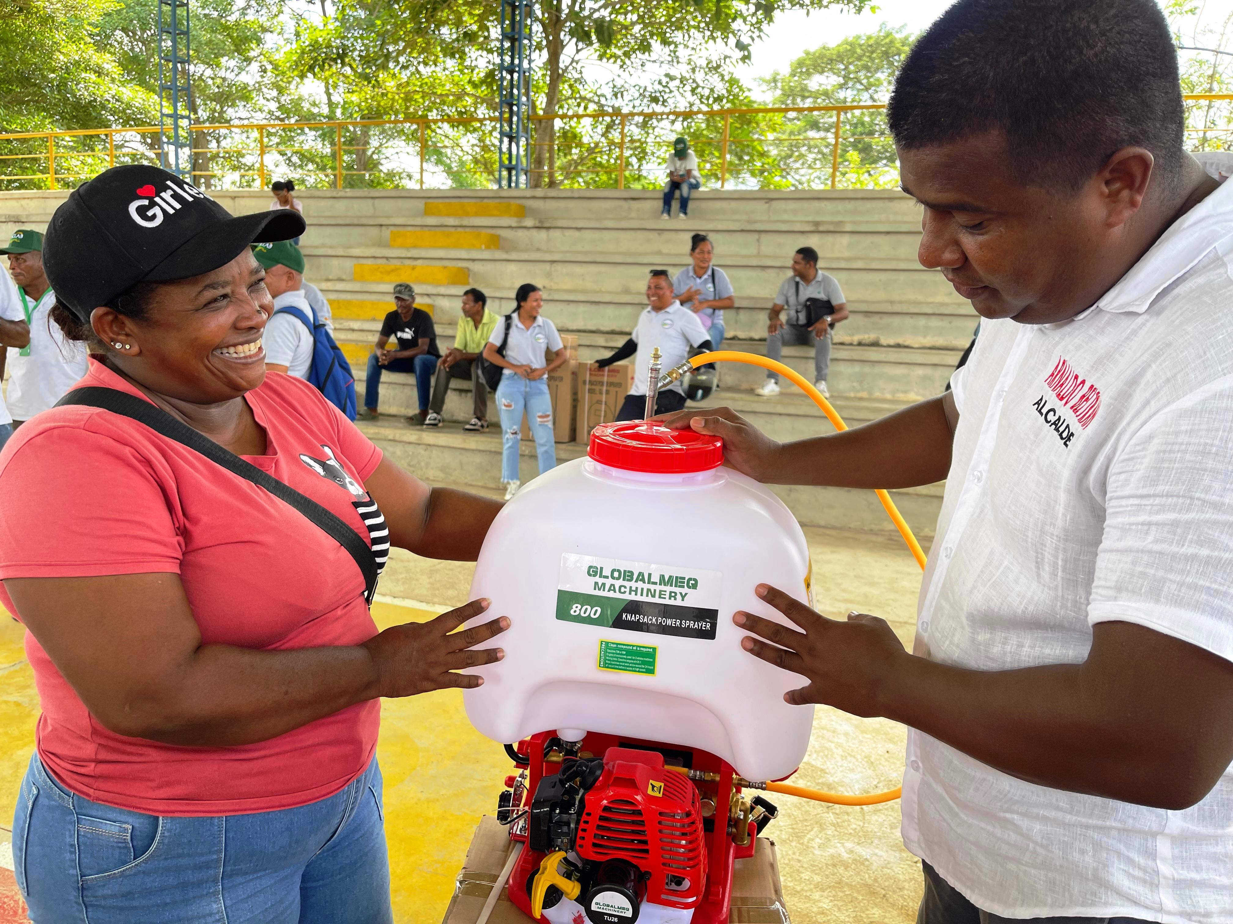 Campesinos de Santa Catalina en Bolívar recibieron ayudas para el agro y la pesca