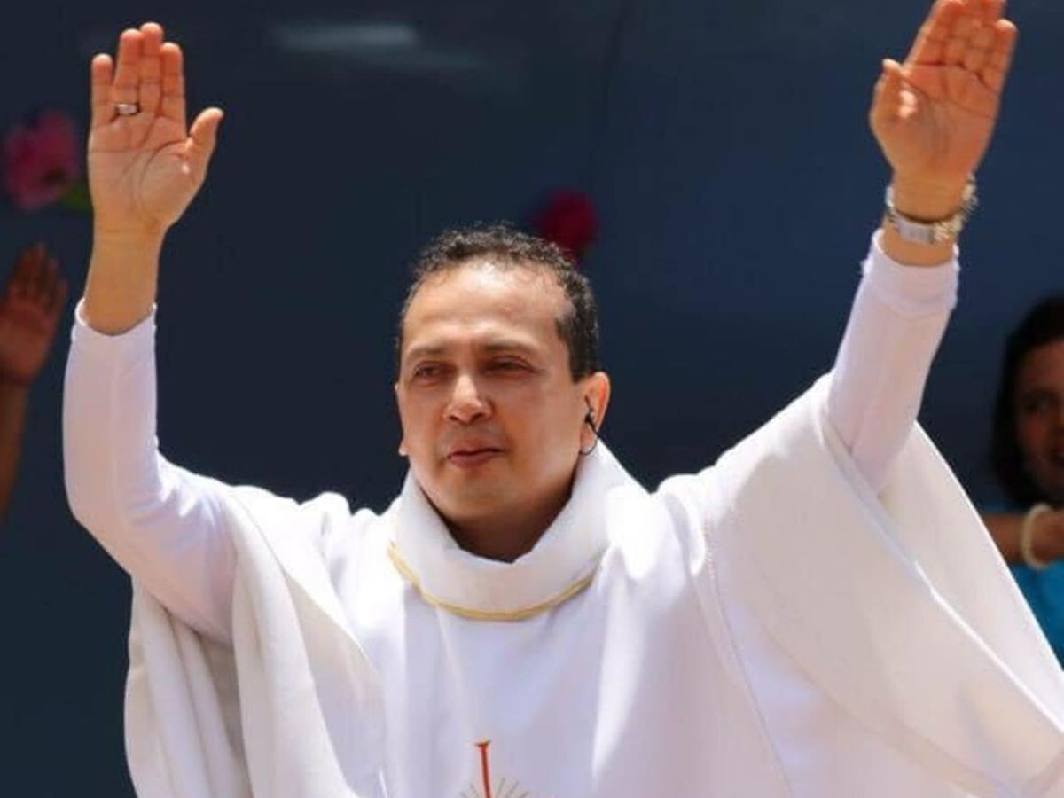 Conceden la libertad al exsacerdote Fredy Martínez