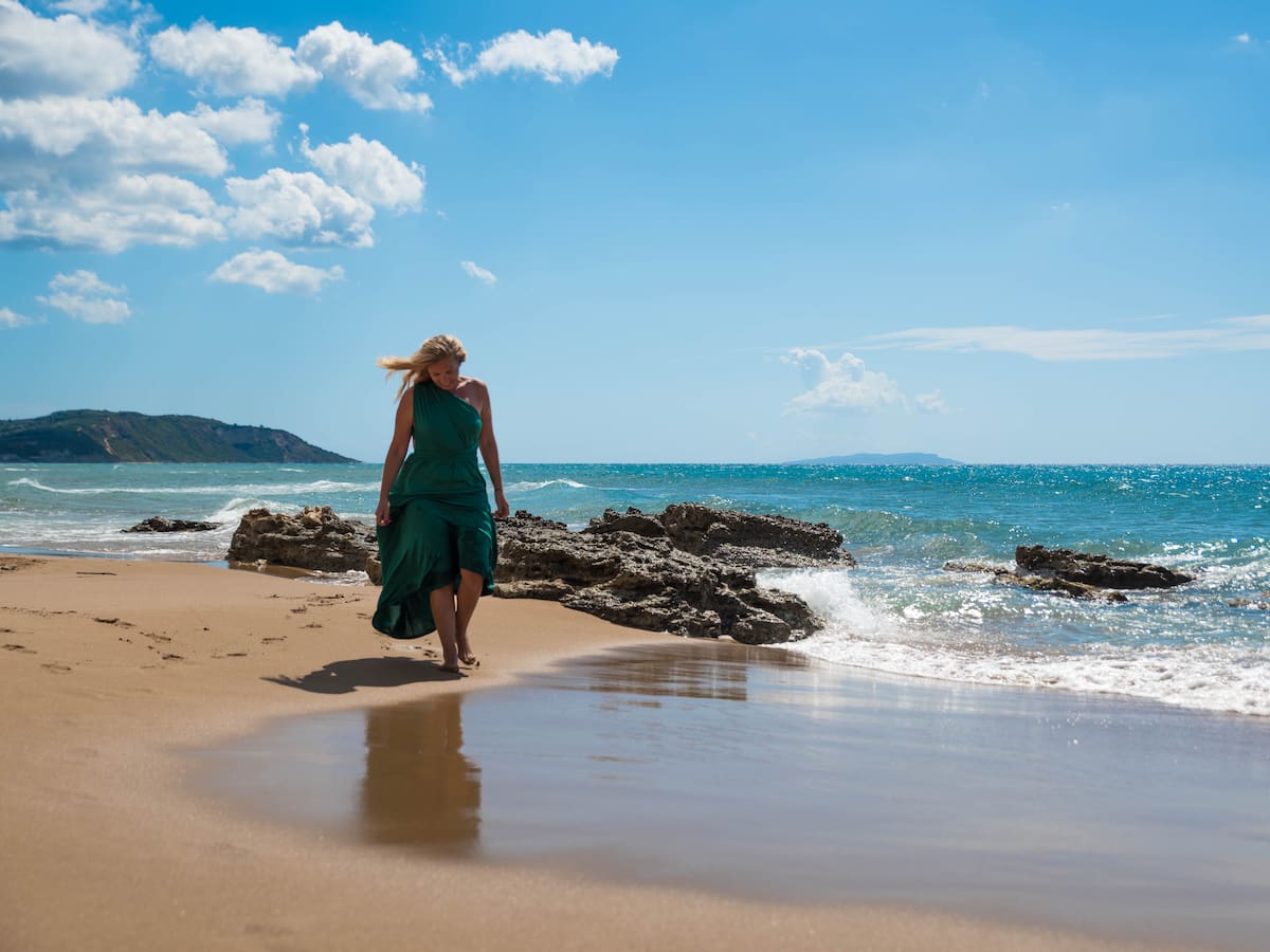 IA revela las 4 ciudades más baratas para vivir cerca a la playa en Colombia: ¿cuáles son?