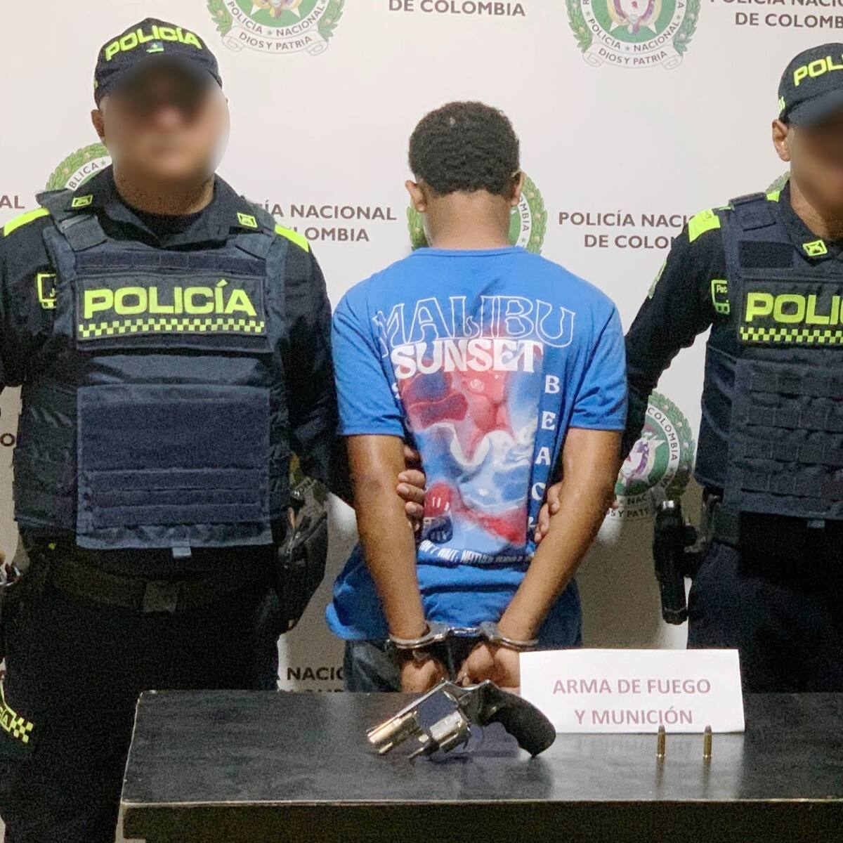 En la calle y armados, dos presuntos delincuentes fueron capturados