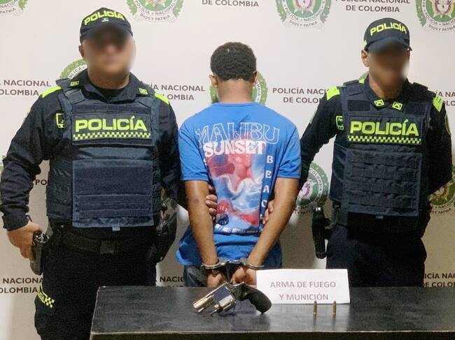 Los detenidos, fueron sorprendidos en las calles de la ciudad portando estas armas sin ninguna documentación que acredite su legalidad