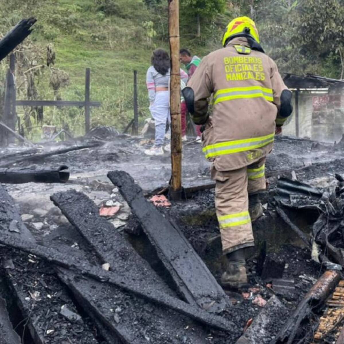 Diez viviendas afectadas por dos incendios en Manizales