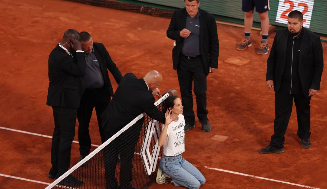 Interrupción de la segunda semifinal de Roland Garros. Foto: Getty Images. 
