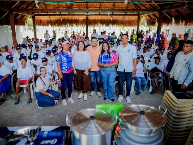 ¡Más para nuestros adultos mayores!: Gobernador lleva dotación a Villanueva, Soplaviento y Mahates