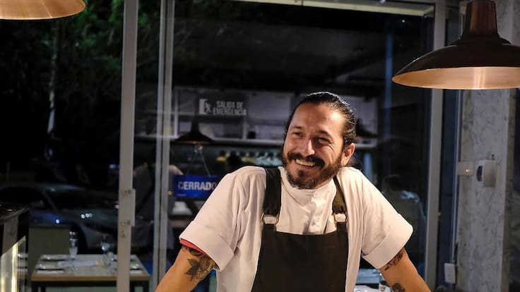 Tras el terremoto en Colombia el chef Julián Hoyos prepara hasta 350 almuerzos diarios para damnificados