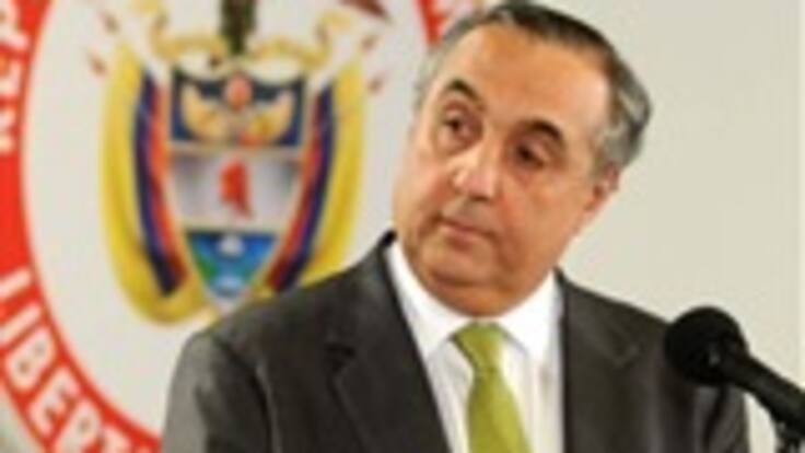 Federico Rengifo, ministro del Interior, insiste en que congresistas sí pueden votar objeciones en la Reforma.