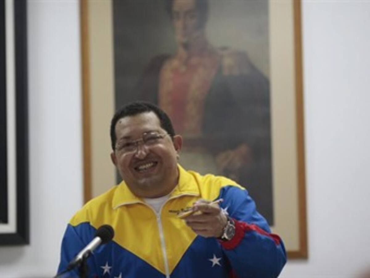 Raúl Castro recibió en el aeropuerto a Chávez a su nueva llegada a Cuba