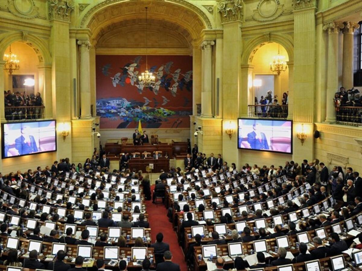 Congresistas debaten por qué se hundió proyecto que pretendía dar 16 curules a víctimas