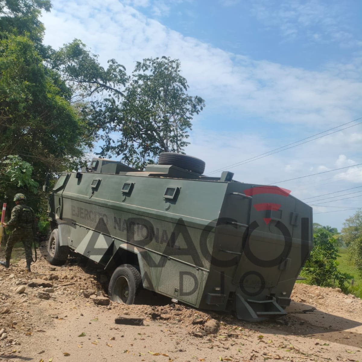 Atentado contra vehículo blindado del Ejército en Arauca dejó un militar herido