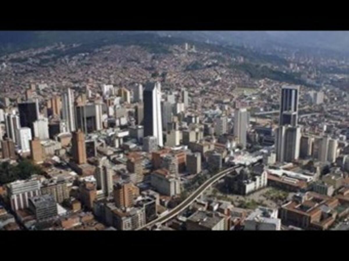 Alcaldía de Medellín admite presiones de bandas criminales sobre tenderos