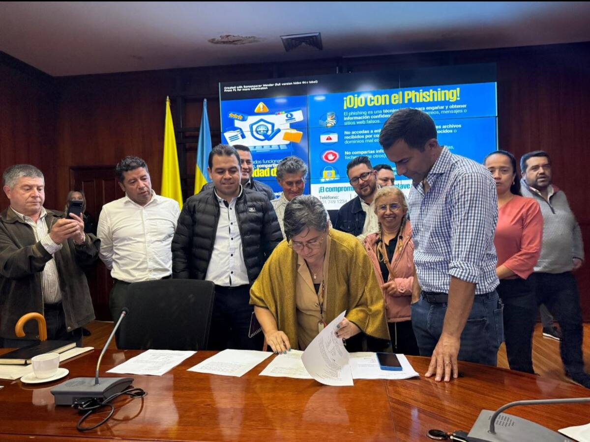 Acuerdan intervención urgente en vía La Calera tras protestas por mal estado de Perimetral Oriental