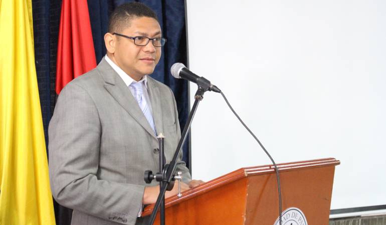 El rector Ivaldo Torres Chávez