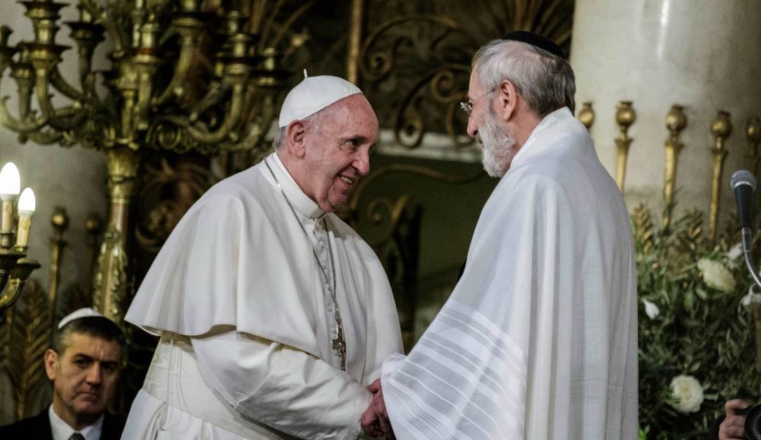 El papa Francisco en su visita a la Gran Sinagoga de Roma. Foto: Getty