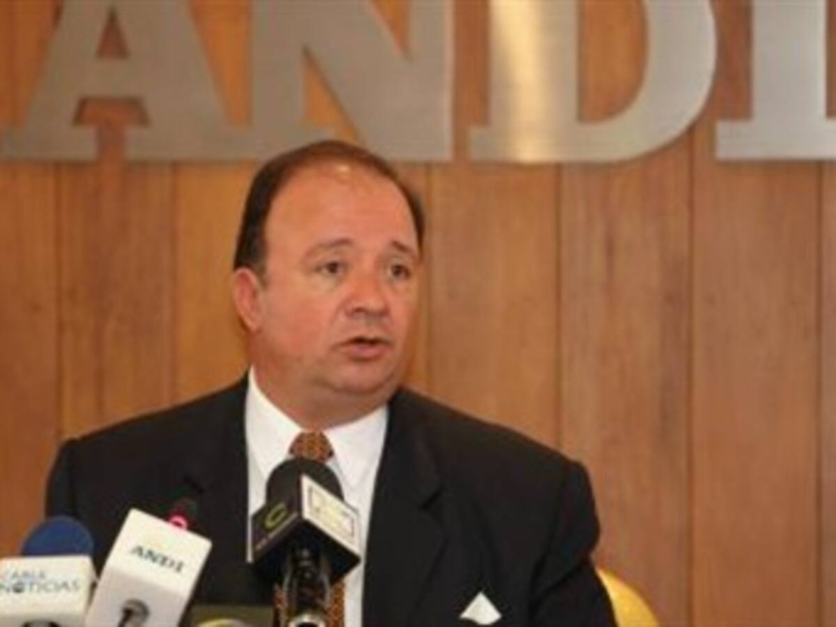 Luis Carlos Villegas, presidente de la ANDI, representa a los industriales en la negociación