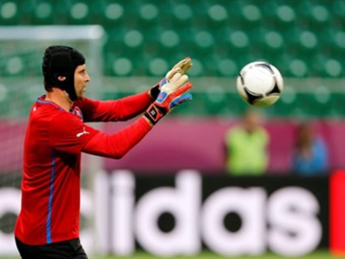 Rusia y República Checa buscan una victoria clave en el inicio de la Eurocopa