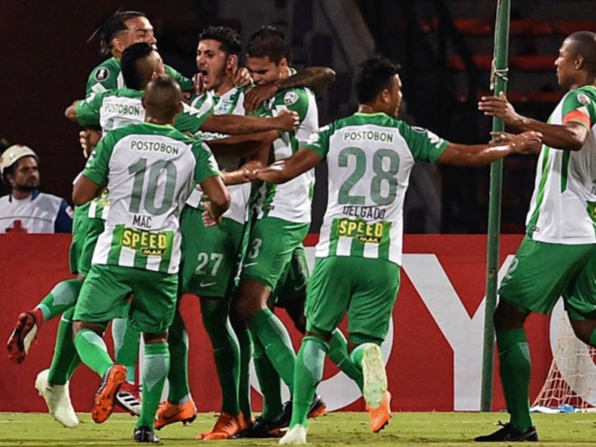 Nacional golea a Bolívar y queda al borde de la clasificación a octavos