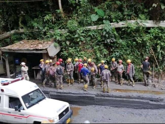 Los mineros salieron con vida.