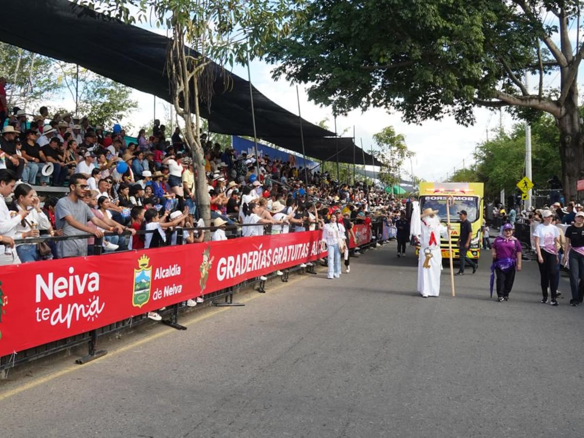 Autoridades recomiendan usar rutas alternas durante los desfiles en Neiva