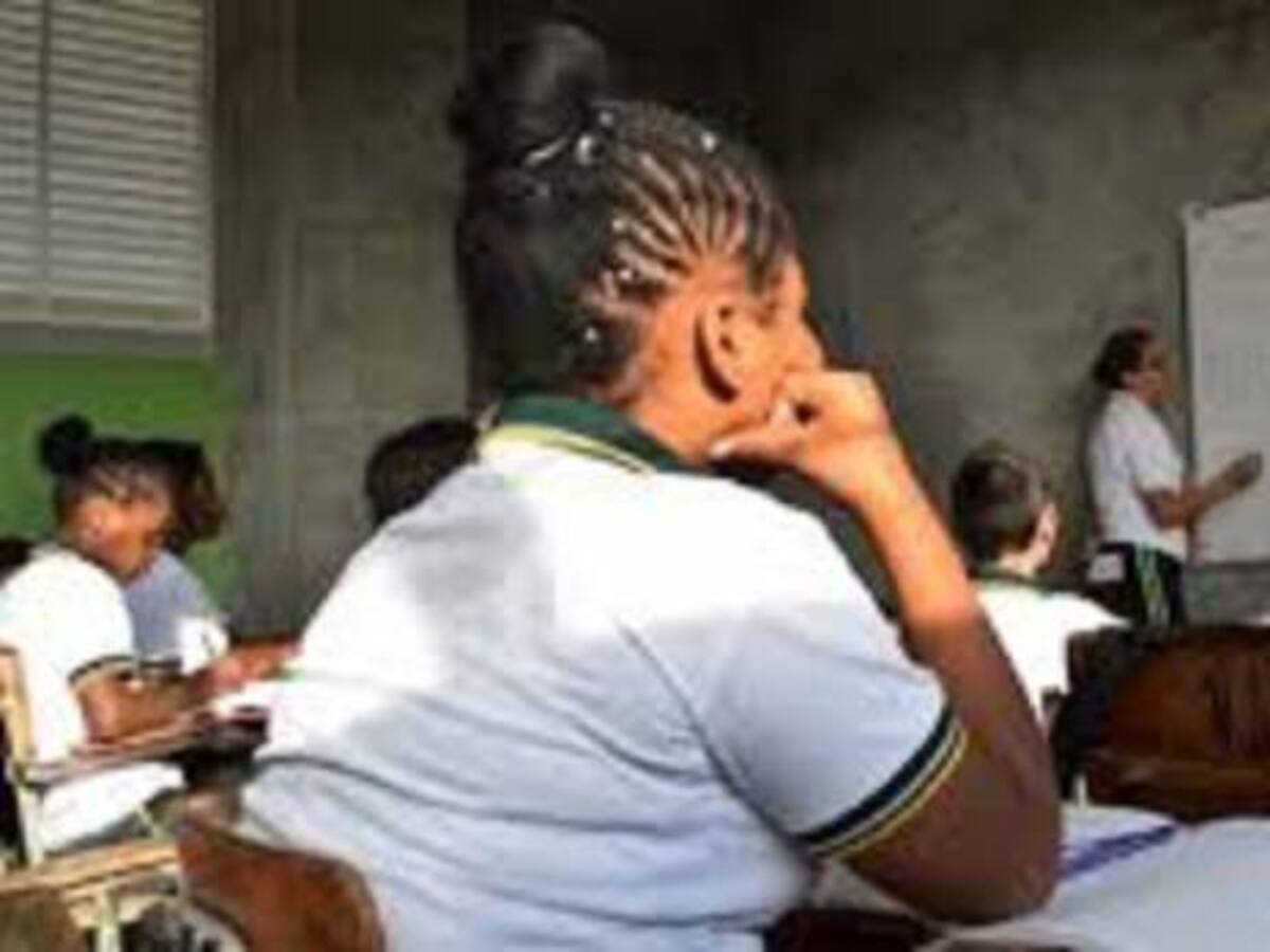 Reportan normalidad académica al inicio de clases en Cali