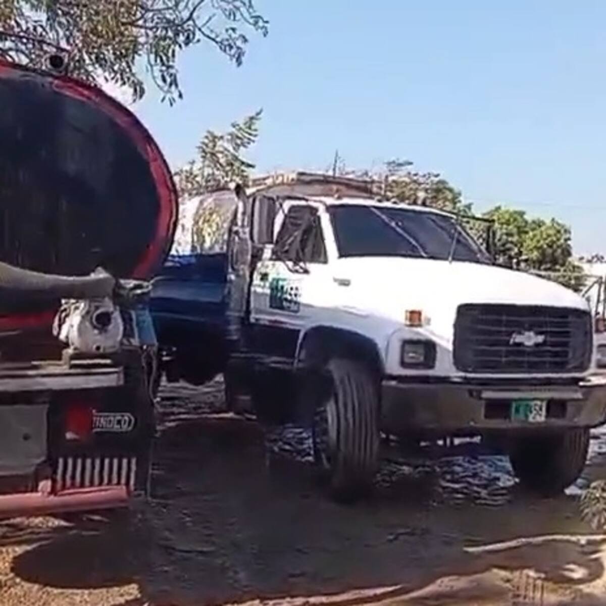 Bloqueo de carrotanques generó choque entre Aqualia y transportadores de agua en Riohacha