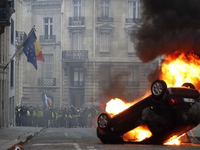 31.000 manifestantes y más de 1000 chalecos amarillos detenidos en Francia