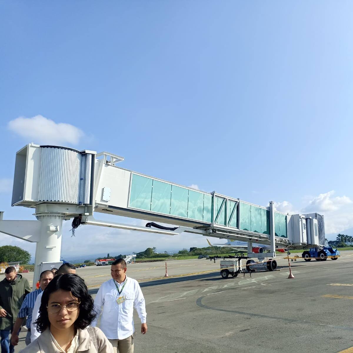 Llamado a la Aerocivil por puente de abordaje y aire acondicionado en aeropuerto El Edén