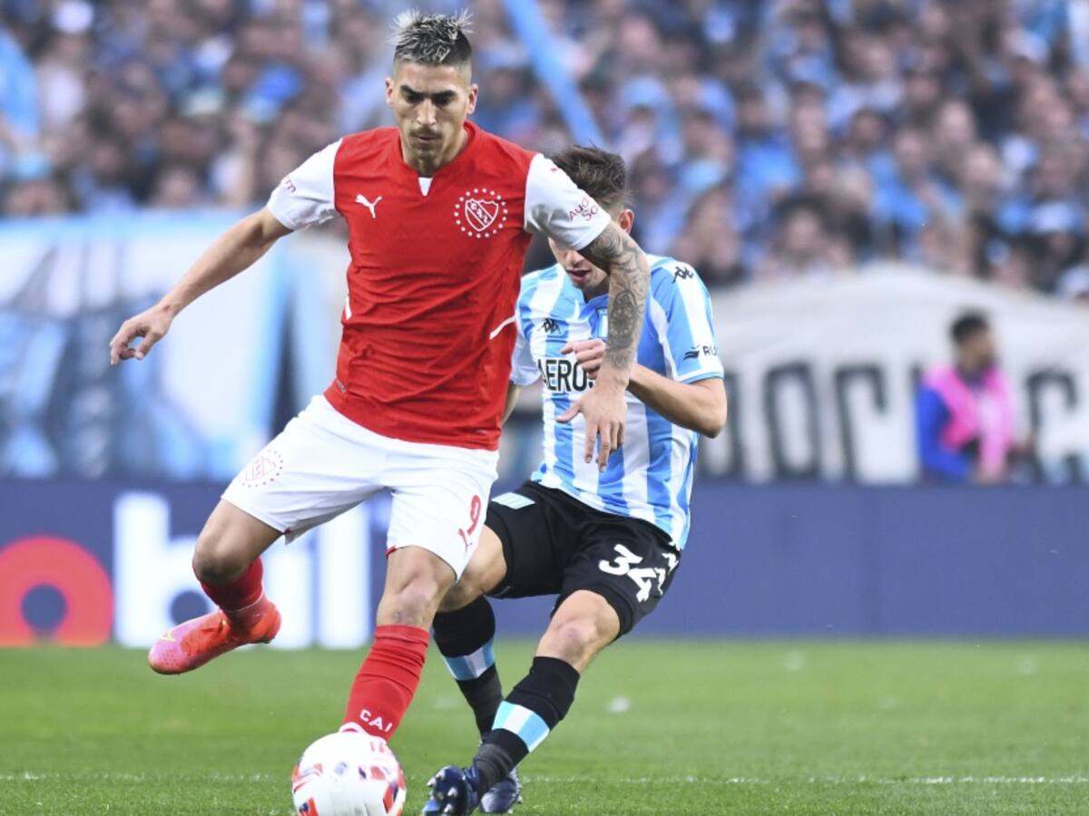 Leandro Fernández fue agredido con un pescado en clásico de Avellaneda