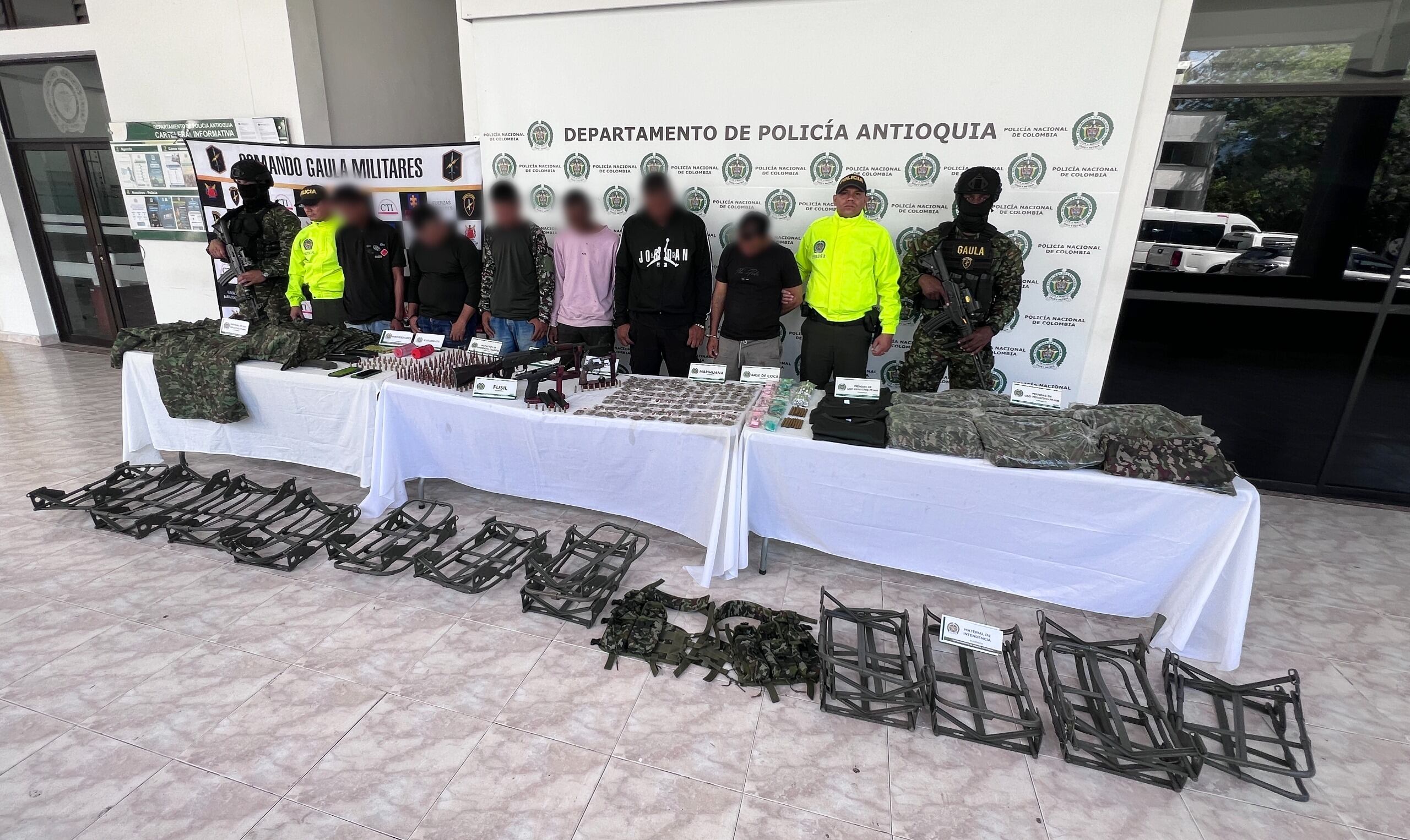 Capturados seis presuntos integrantes de la subestructura Edwin román Velásque Valle, del Clan del Golfo en Antioquia. Foto: Cortesía, Ejército Nacional