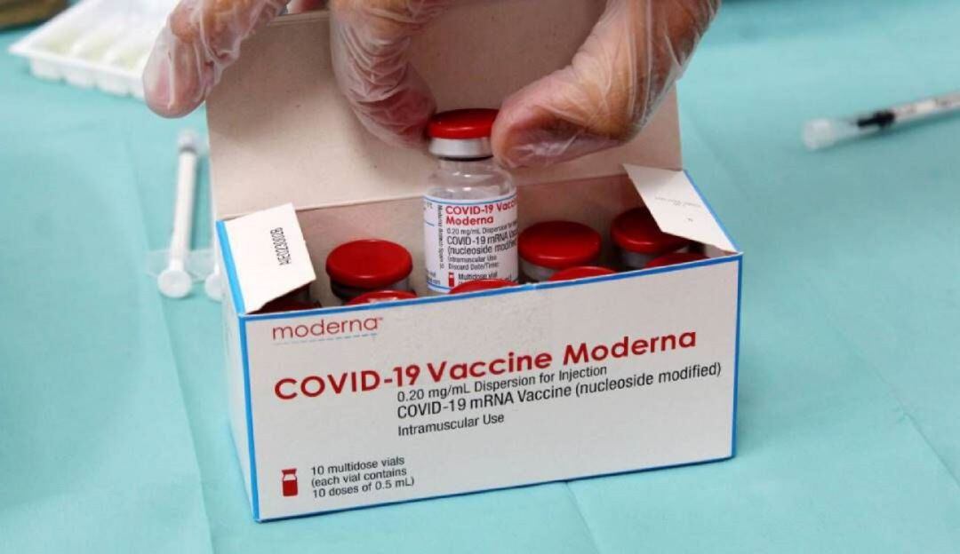 Moderna desarrollará vacuna refuerzo para nueva cepa