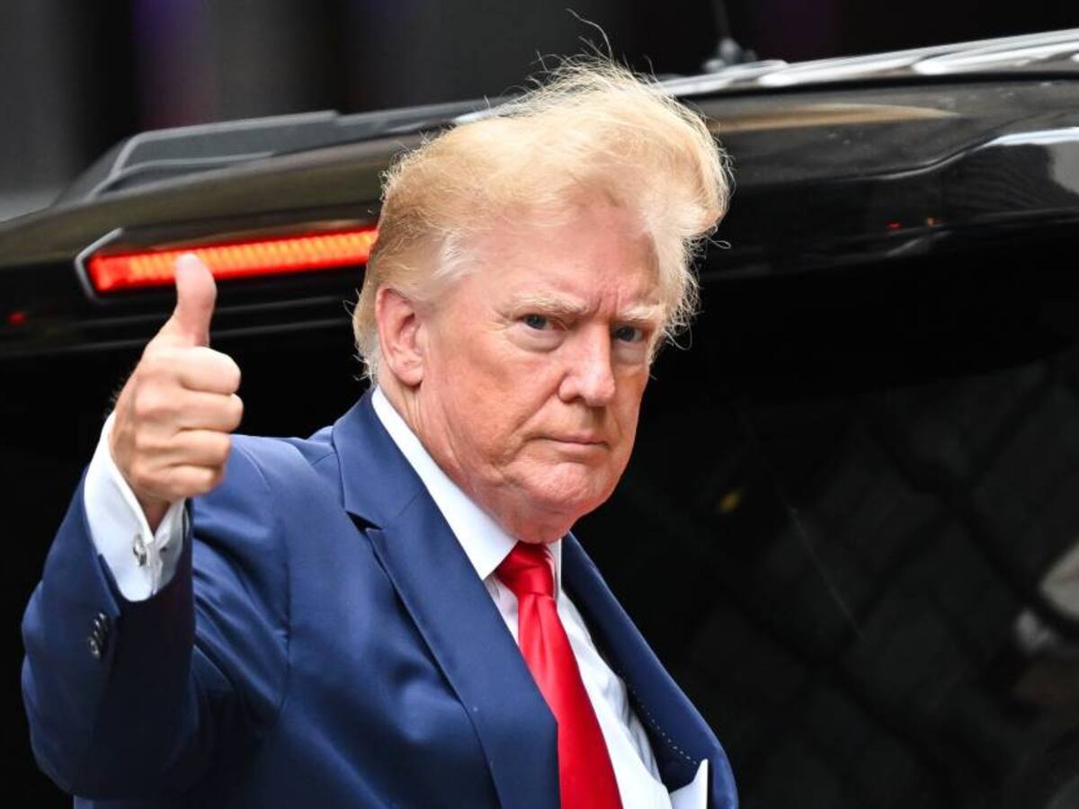 FBI se llevó 12 cajas de documentos oficiales de la casa de Trump en Florida