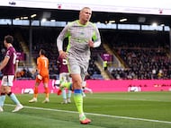 Manchester City vence al Burnley y es nuevo líder de la Premier League: repase tabla de posiciones. (Photo by Carl Recine/Getty Images)