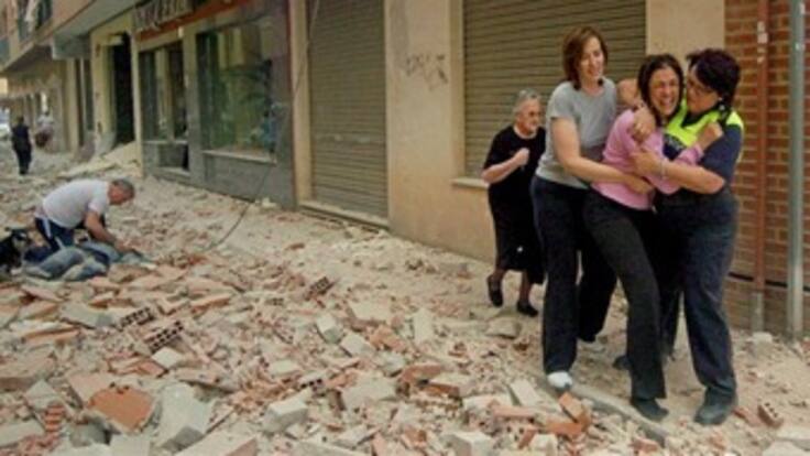 Ocho muertos y decenas de heridos deja sismo en España