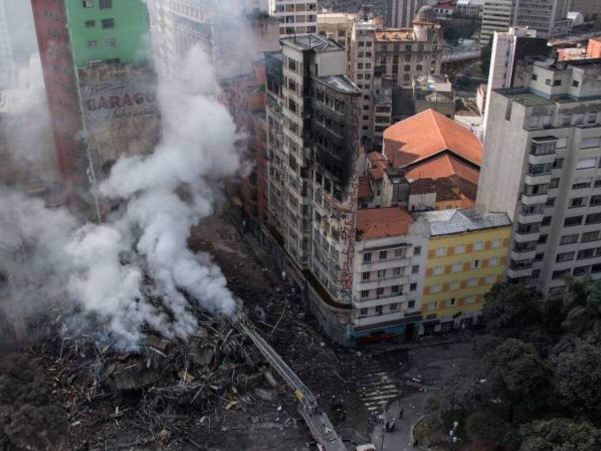 Bomberos de Sao Paulo buscan a 44 desaparecidos tras colapso de un edificio