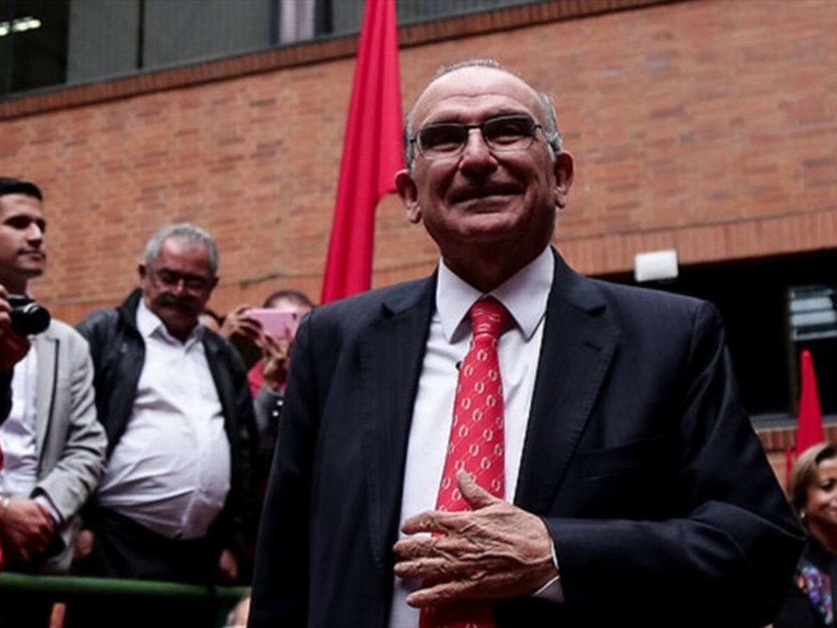 Humberto de la Calle defendió su decisión de votar en blanco