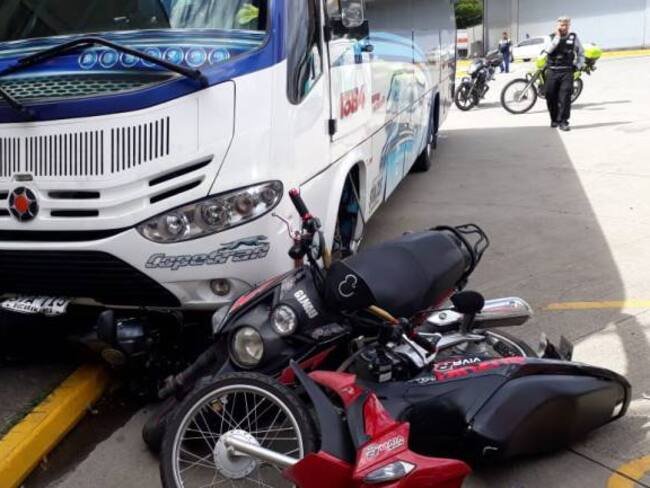 Mujer fue arrollada por un bus de Copetrán en Girón