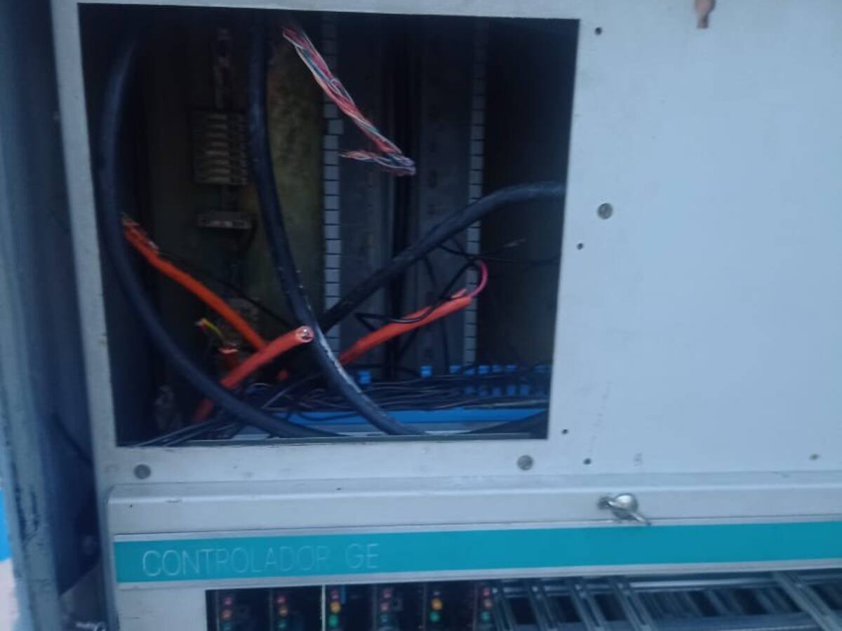 Por robo no funcionan los semáforos de la carrera novena