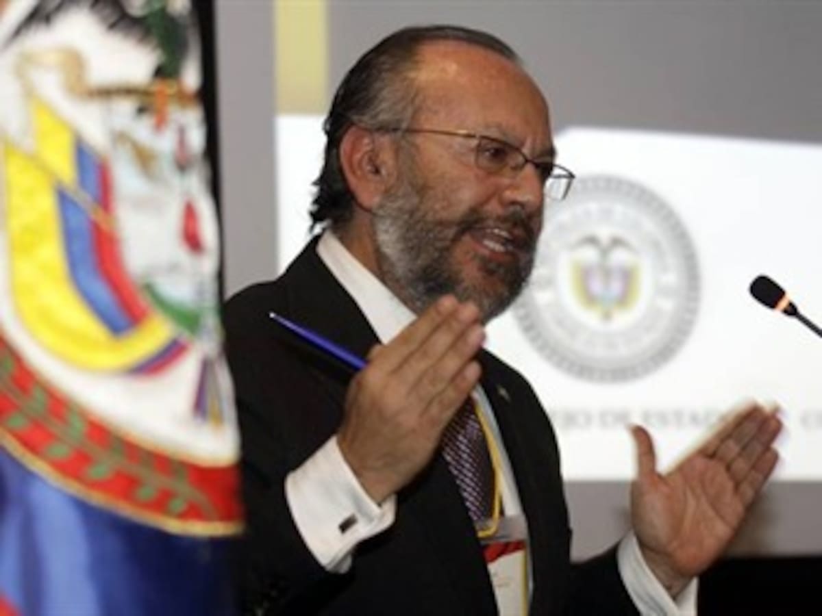 “Hackeo a computador de consejero de Estado es tan grave como las chuzadas”
