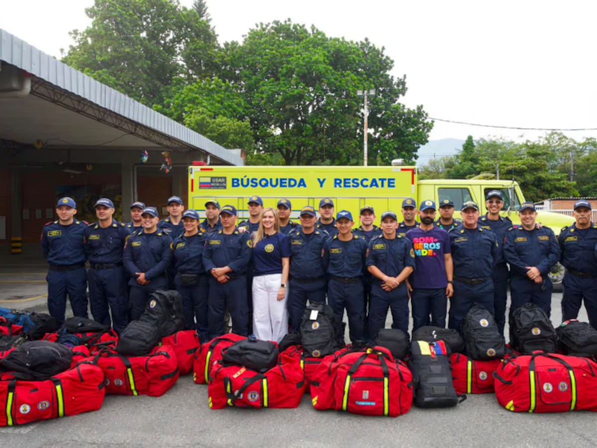 Regresan a Medellín los 22 rescatistas que apoyaron labores de búsqueda por terremotos en Venezuela