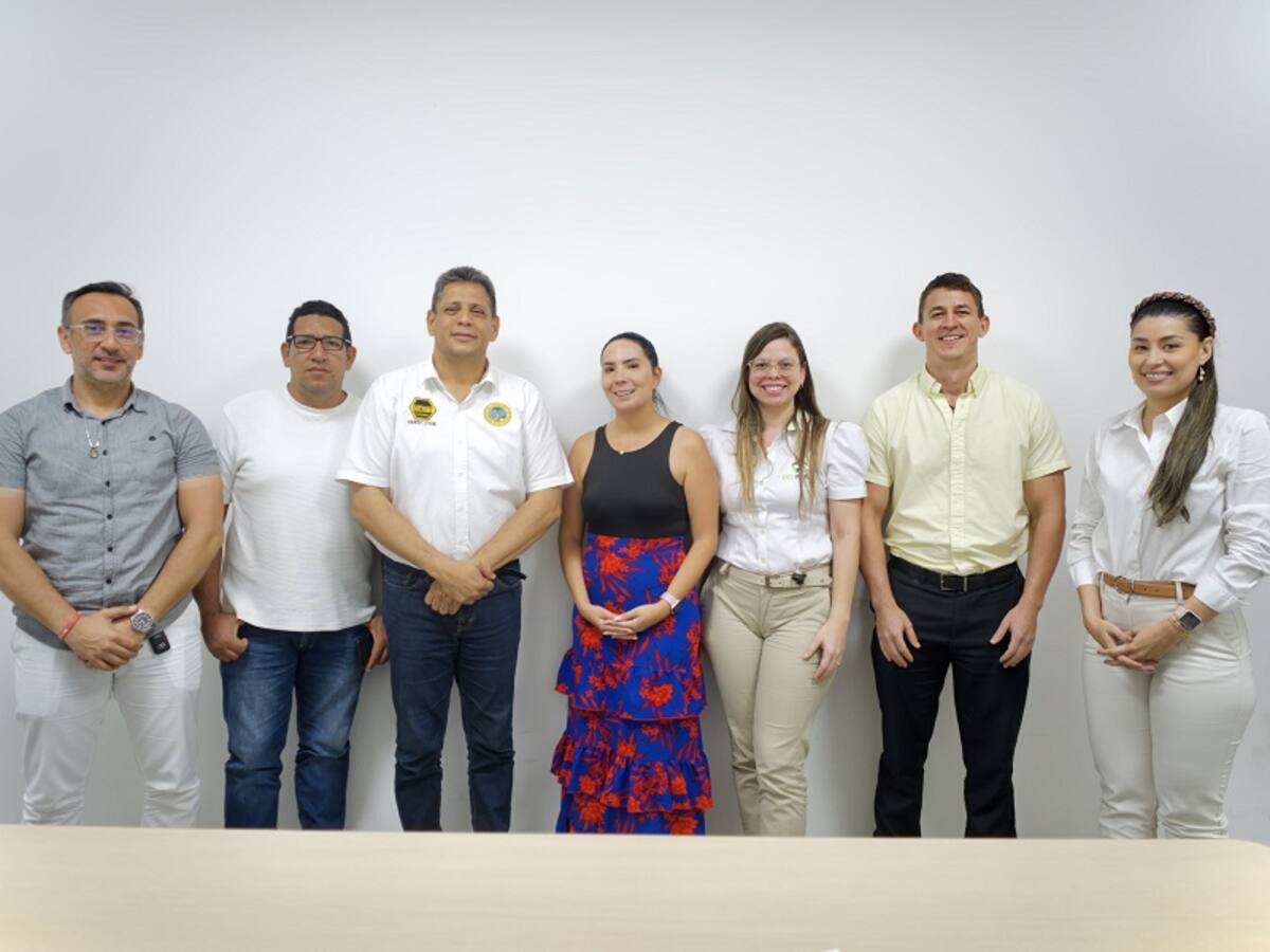 DATT y representantes de parqueaderos estudian una tarifa justa y unificada en el Centro