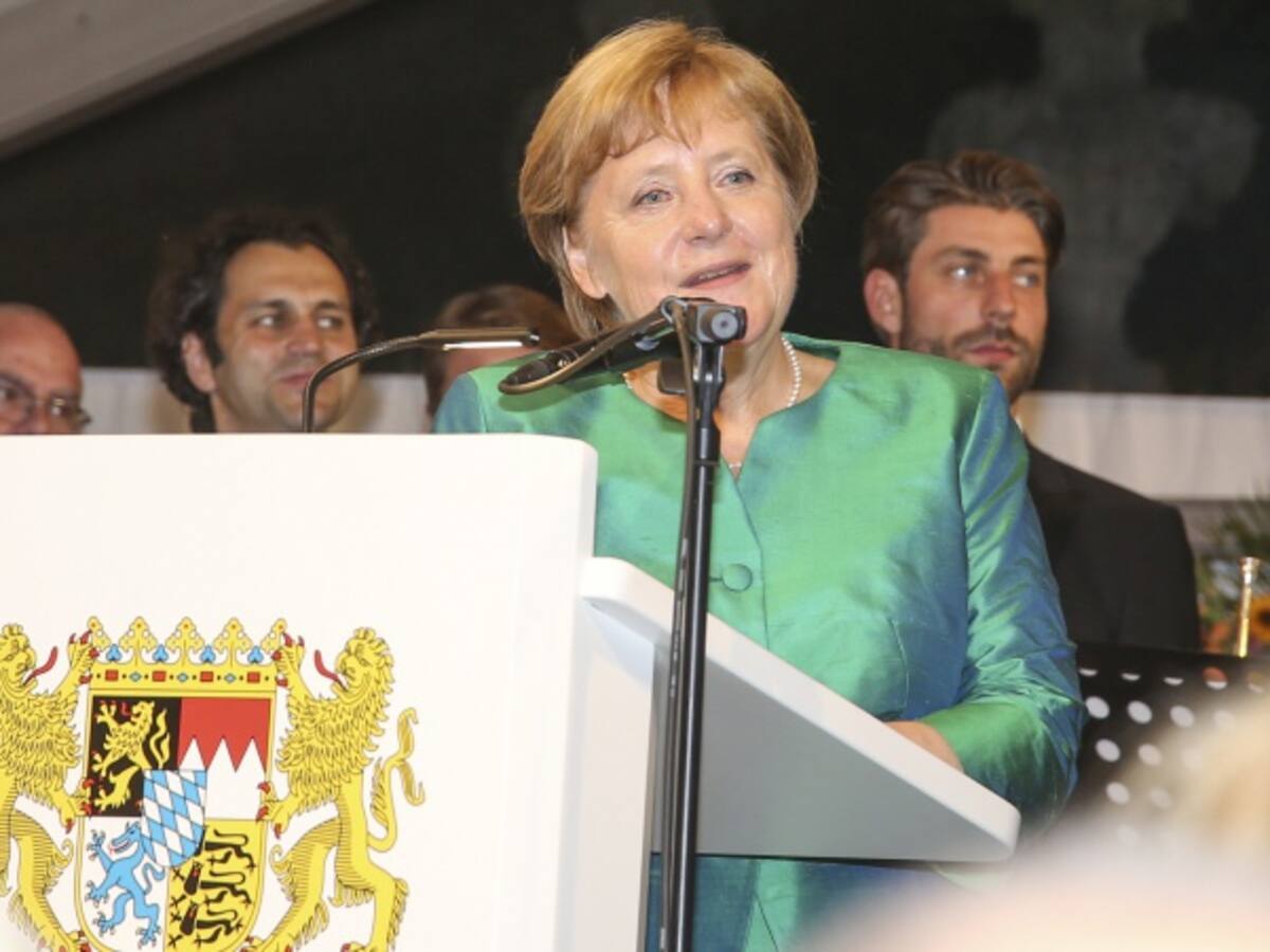 Merkel anima a Duque a seguir adelante con el "difícil" proceso de paz